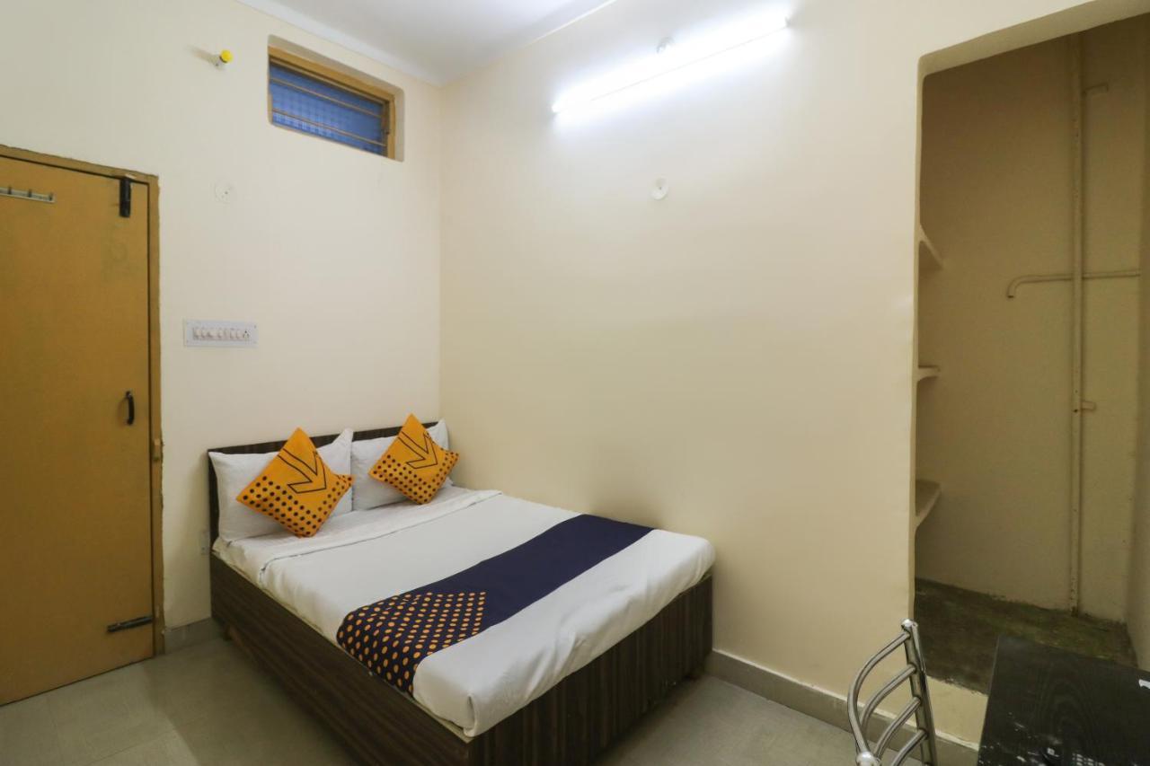 Spot On Negi Home Stay Dehradun Esterno foto