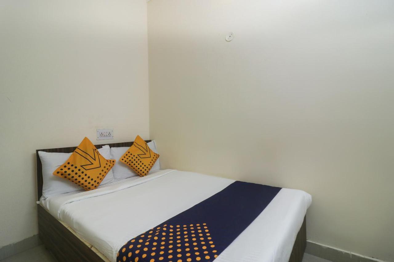 Spot On Negi Home Stay Dehradun Esterno foto