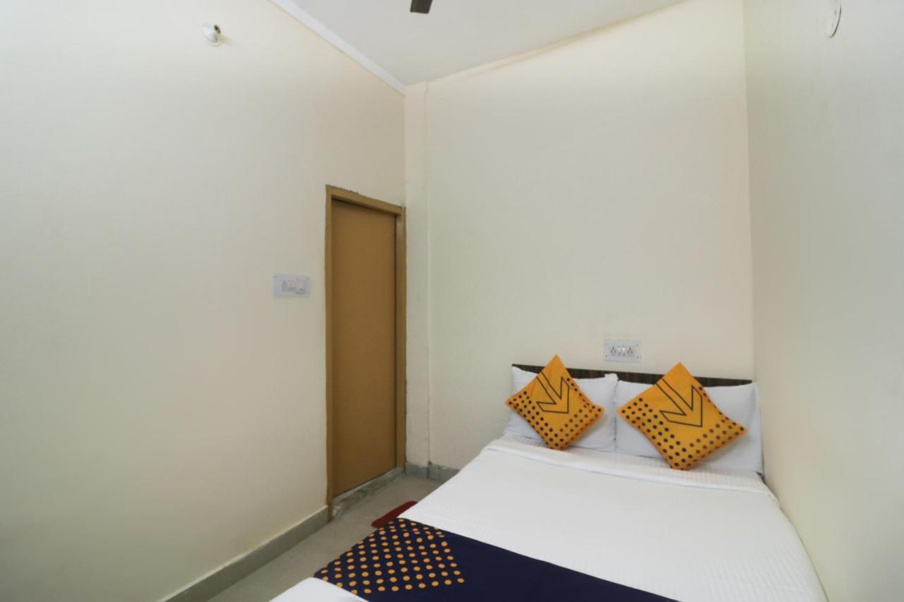 Spot On Negi Home Stay Dehradun Esterno foto
