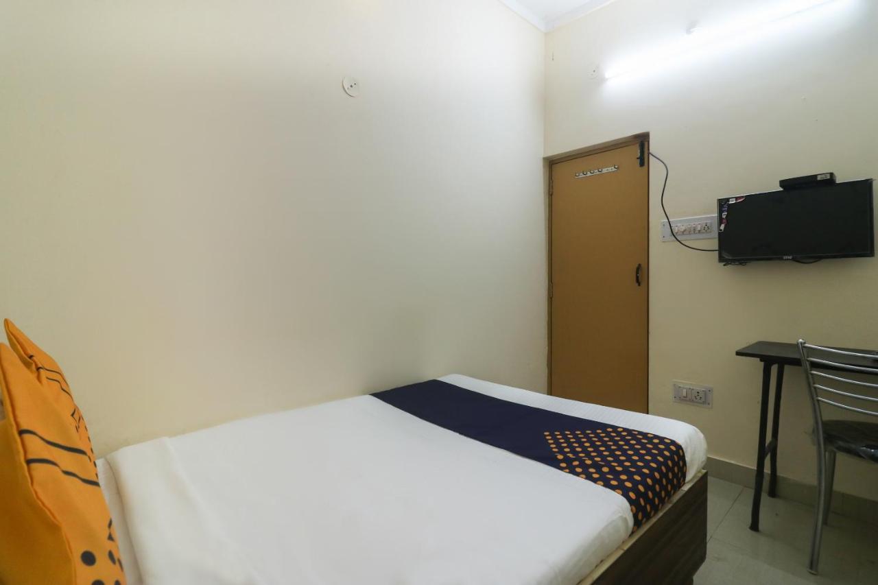 Spot On Negi Home Stay Dehradun Esterno foto