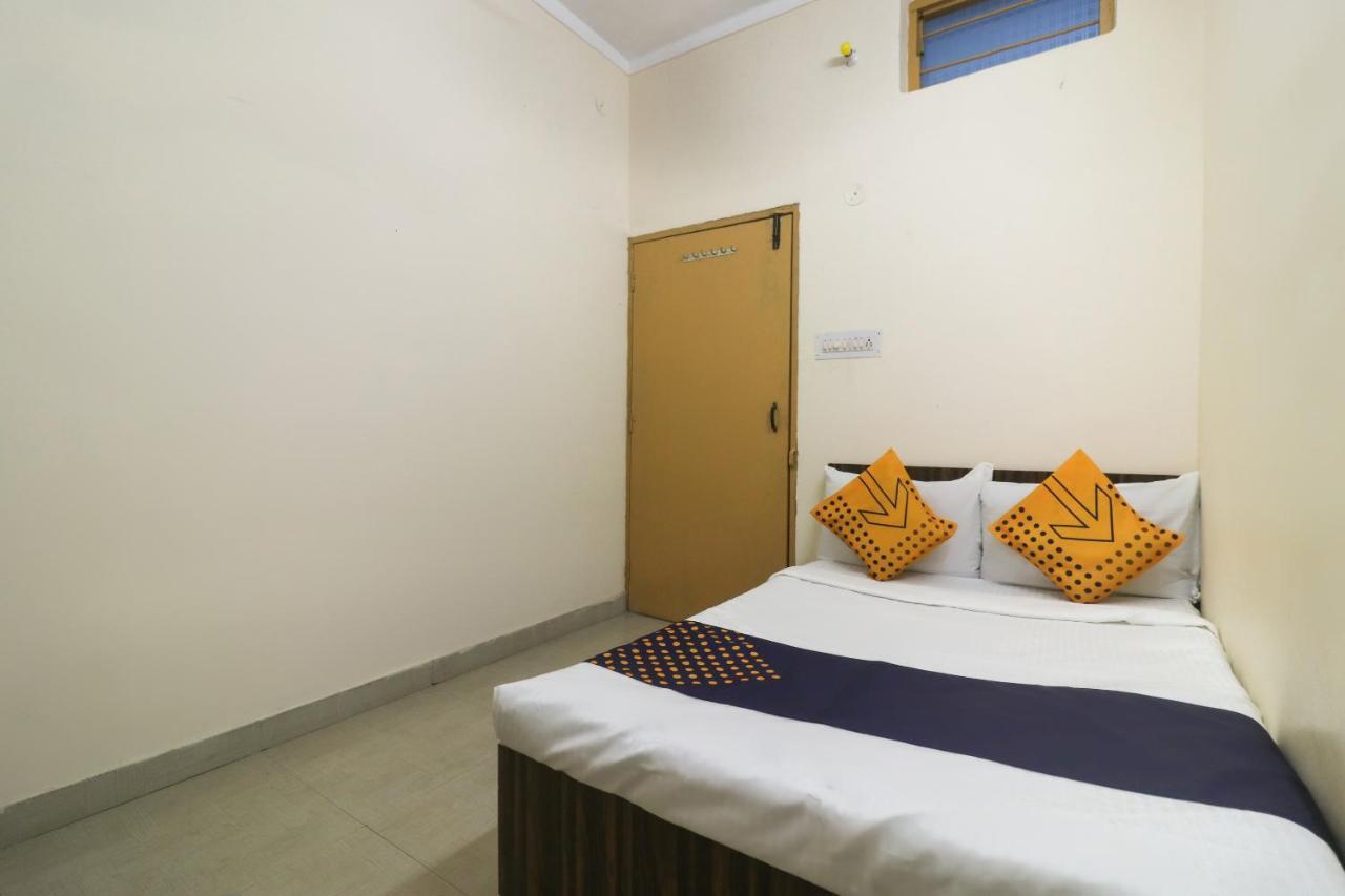 Spot On Negi Home Stay Dehradun Esterno foto