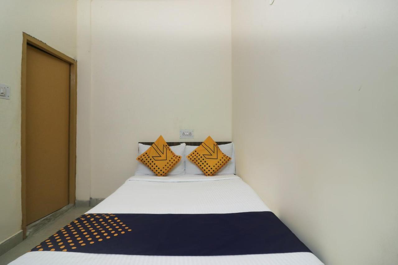Spot On Negi Home Stay Dehradun Esterno foto